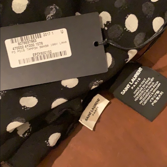 Saint Laurent scarf! ✨ - Picture 3 of 6